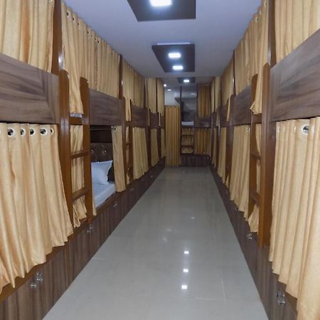 Metro Inn Dormitory Mumbai Exterior photo