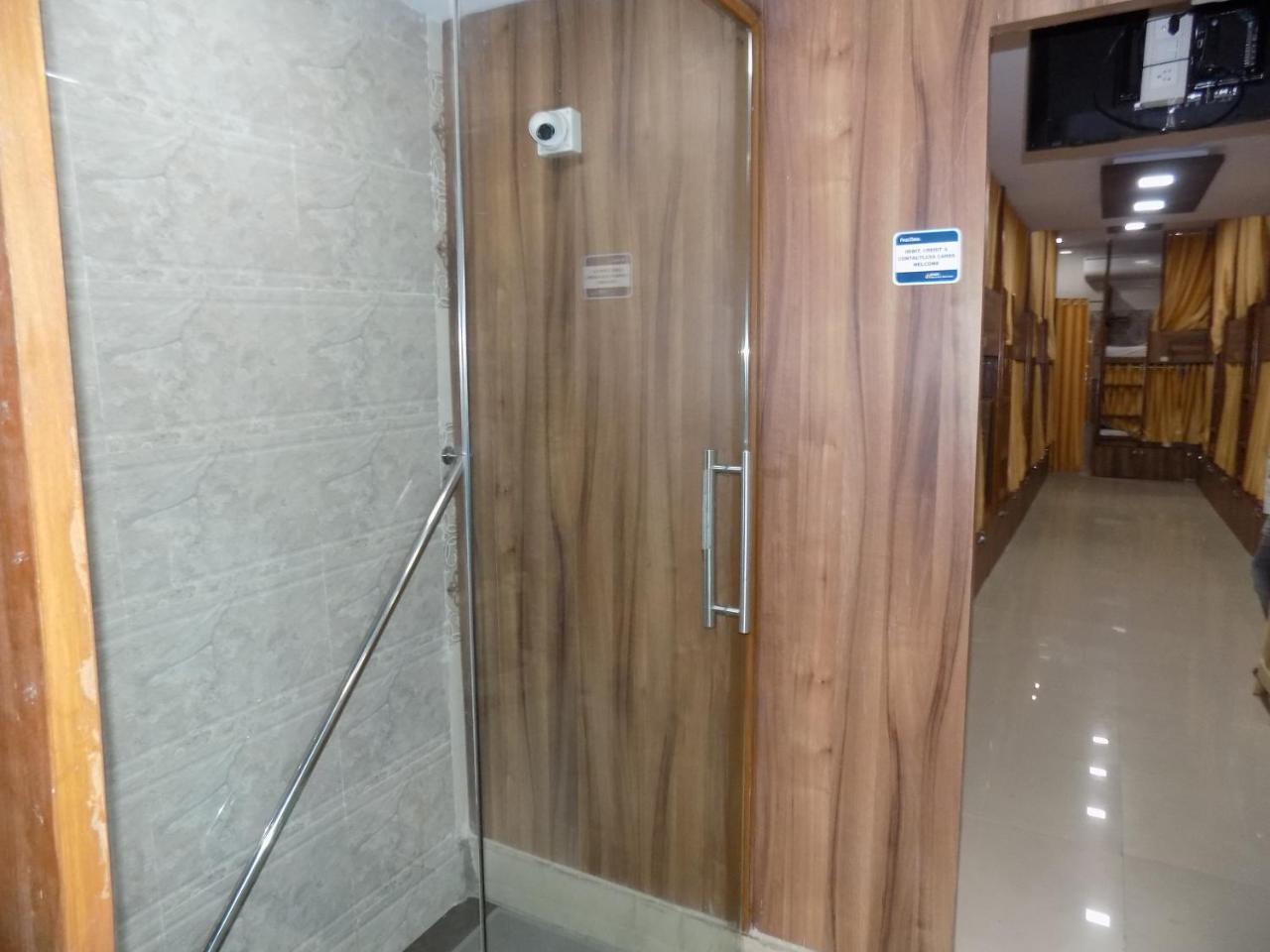 Metro Inn Dormitory Mumbai Exterior photo