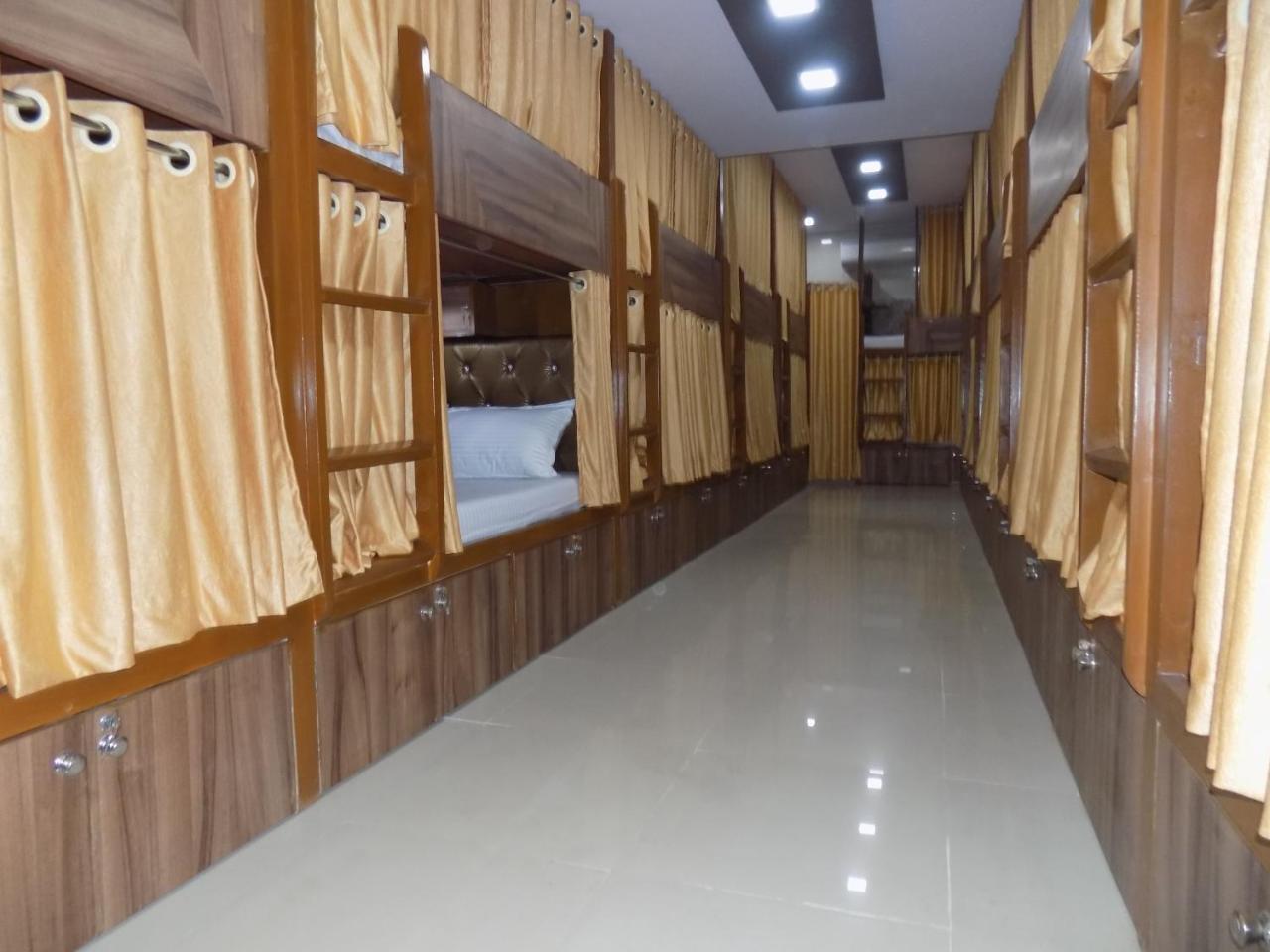 Metro Inn Dormitory Mumbai Exterior photo