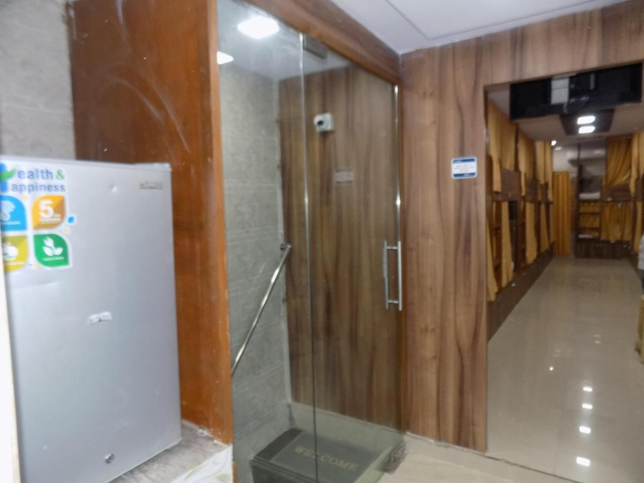 Metro Inn Dormitory Mumbai Exterior photo