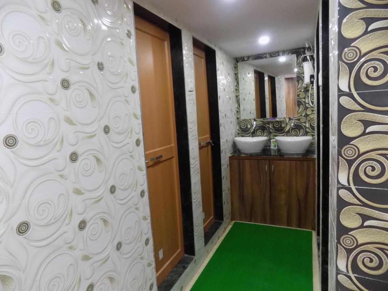 Metro Inn Dormitory Mumbai Exterior photo